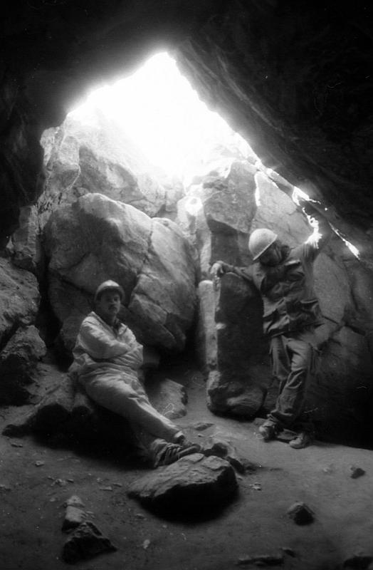Несколько лет ушло у волжских спелеологов на поиски кристальной в окрестностях Баскунчака. И вот, наконец, таинственная подземная полость полностью исследована…